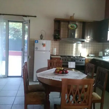 Eleni Apartamento *